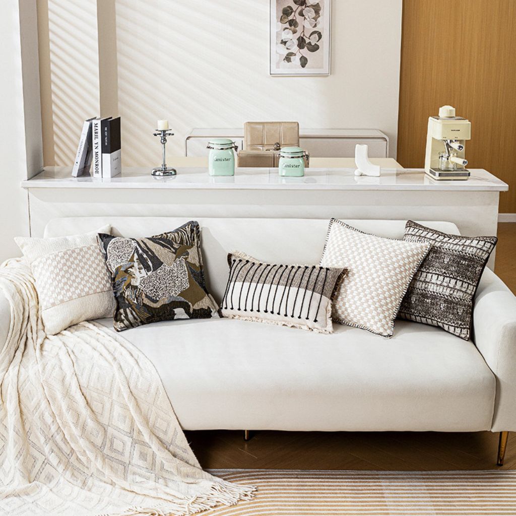 Cushions & Pillows