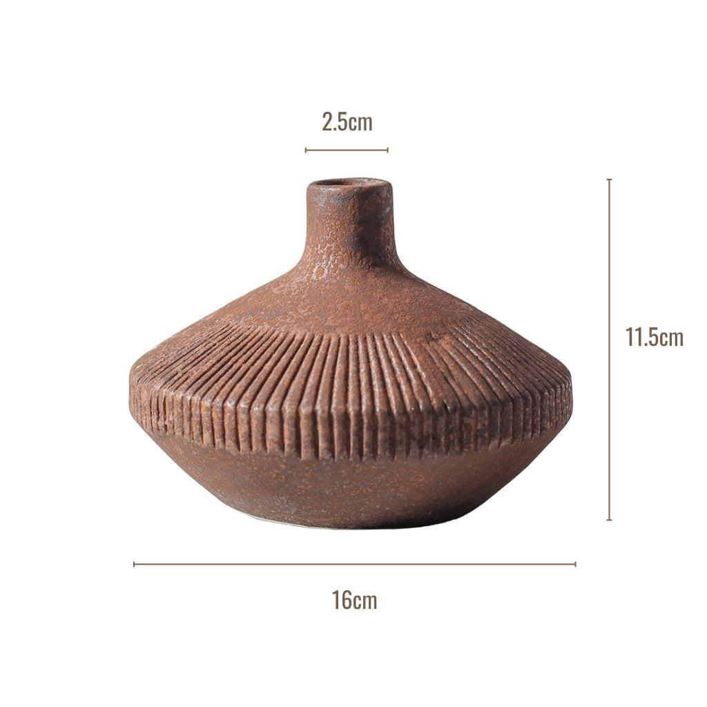 Carved Lines Retro Bud Vase