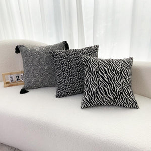 Black and White Zig Zag Throw Pillow Cover