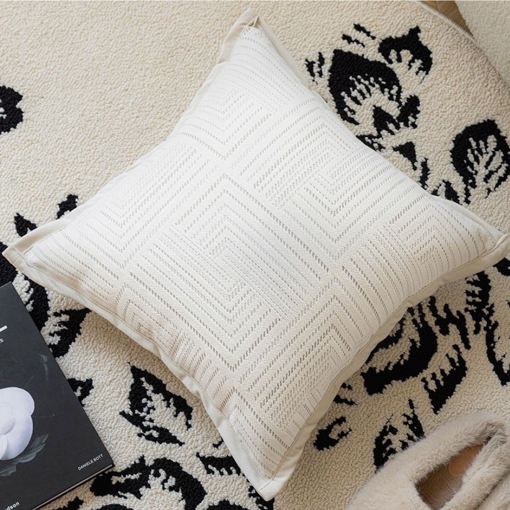 Natural Maze Pattern Throw Pillow Cover
